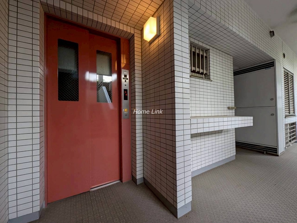 西台パーク・ホームズ　エレベーターホール